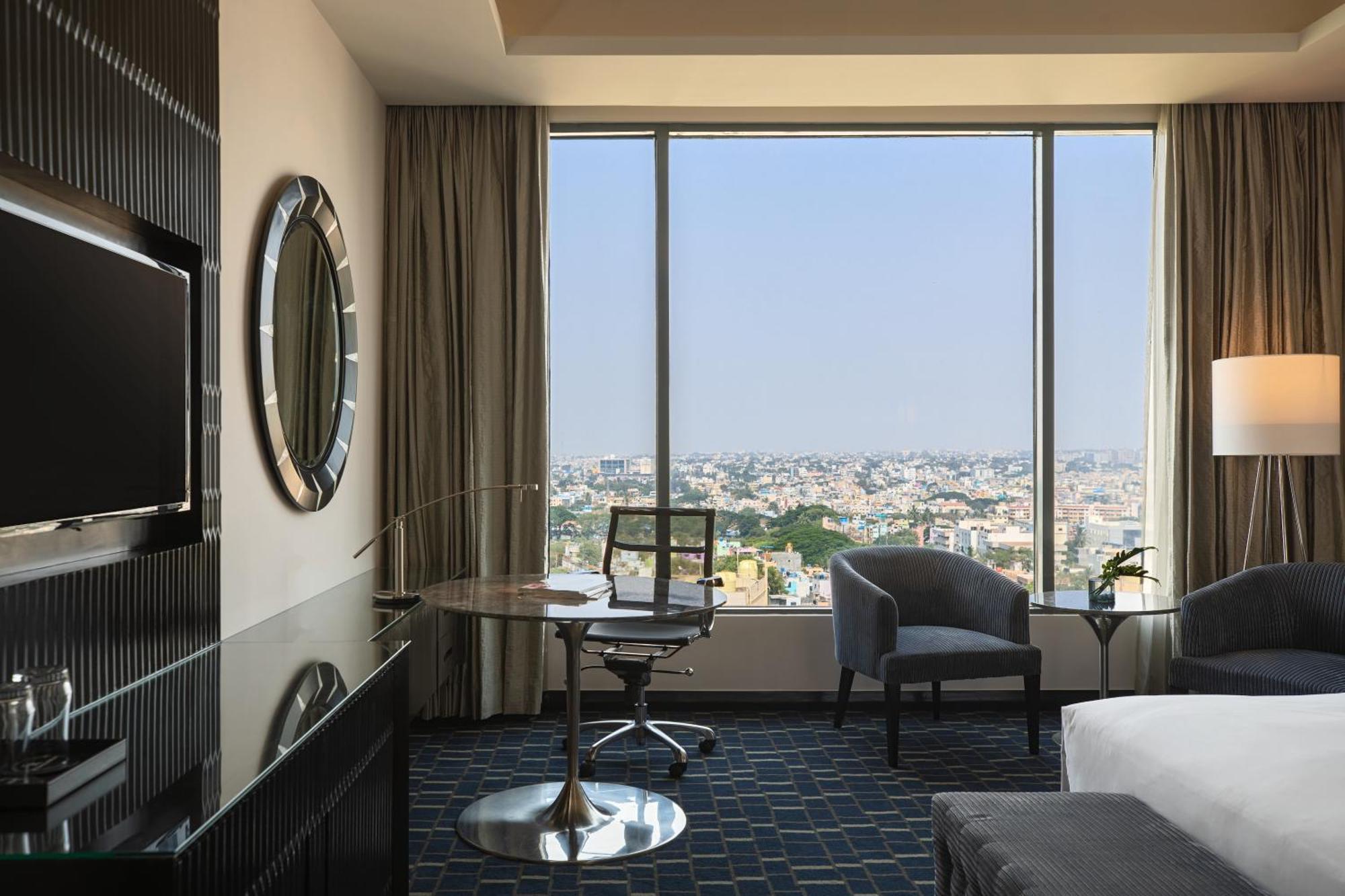 Renaissance Bengaluru Race Course Hotel Buitenkant foto