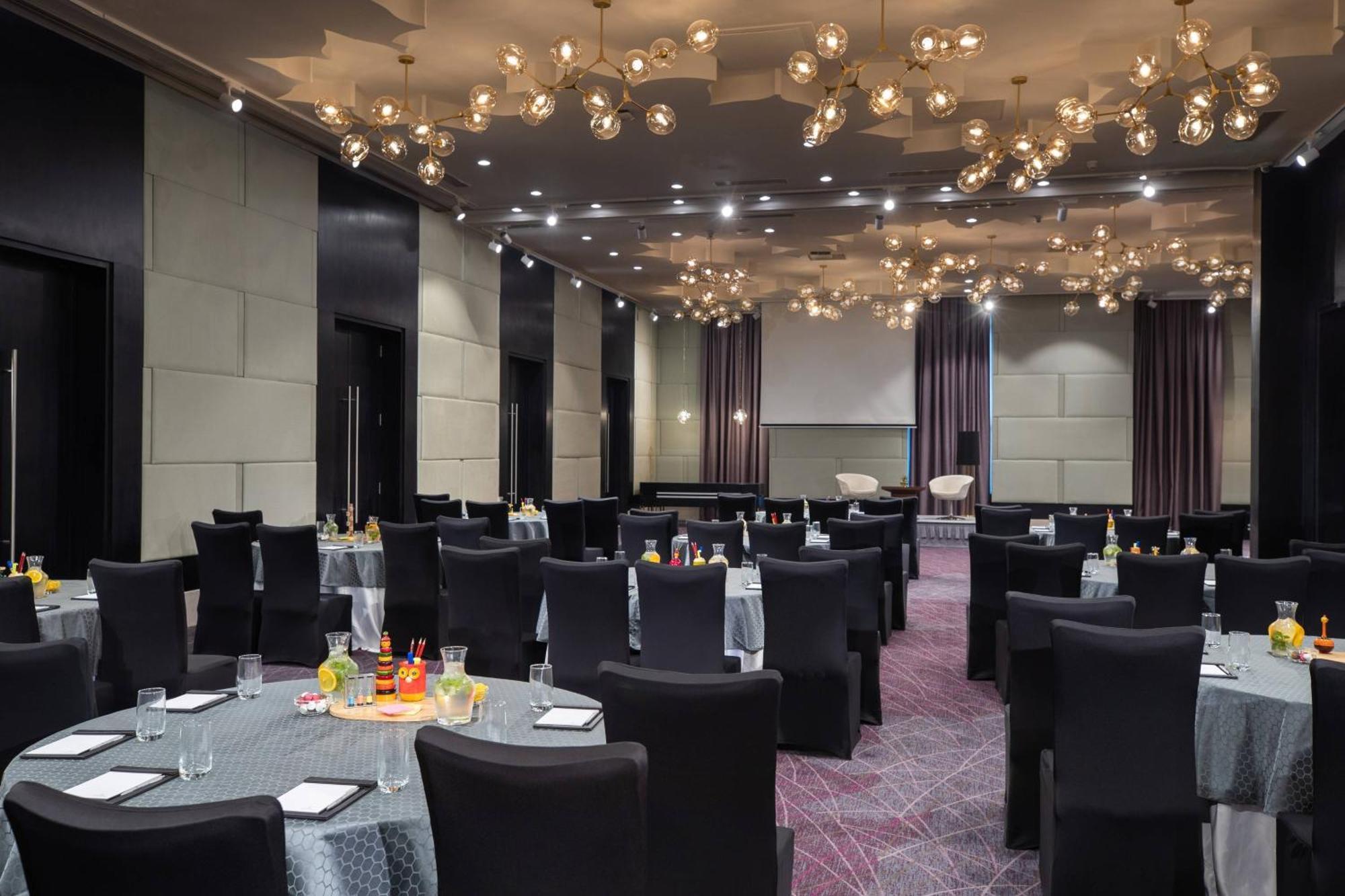 Renaissance Bengaluru Race Course Hotel Buitenkant foto