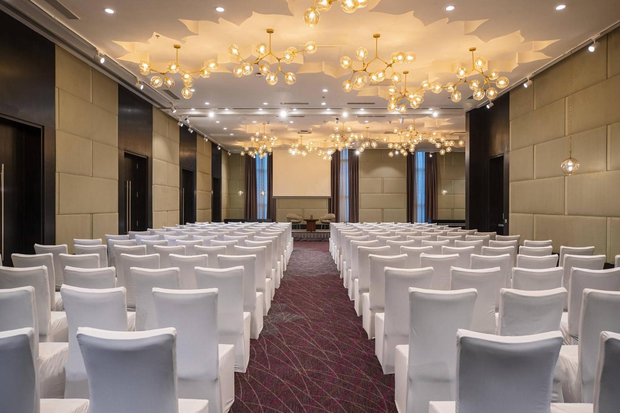 Renaissance Bengaluru Race Course Hotel Buitenkant foto