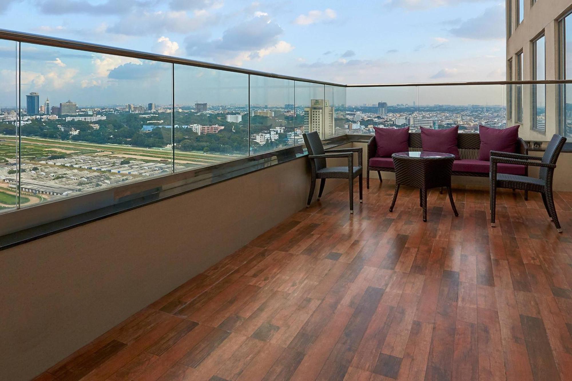 Renaissance Bengaluru Race Course Hotel Buitenkant foto